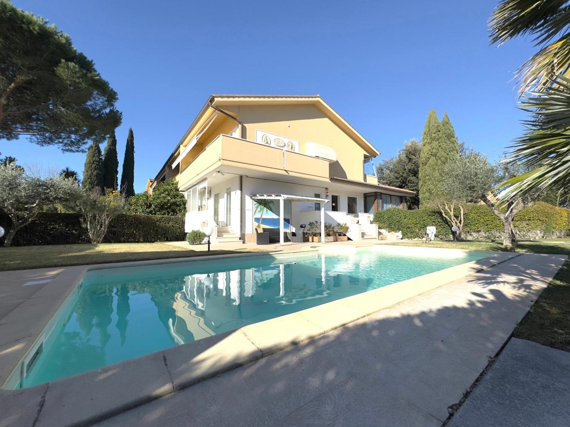 Residence Il Boschetto - Villa Con Piscina Гросето Екстериор снимка